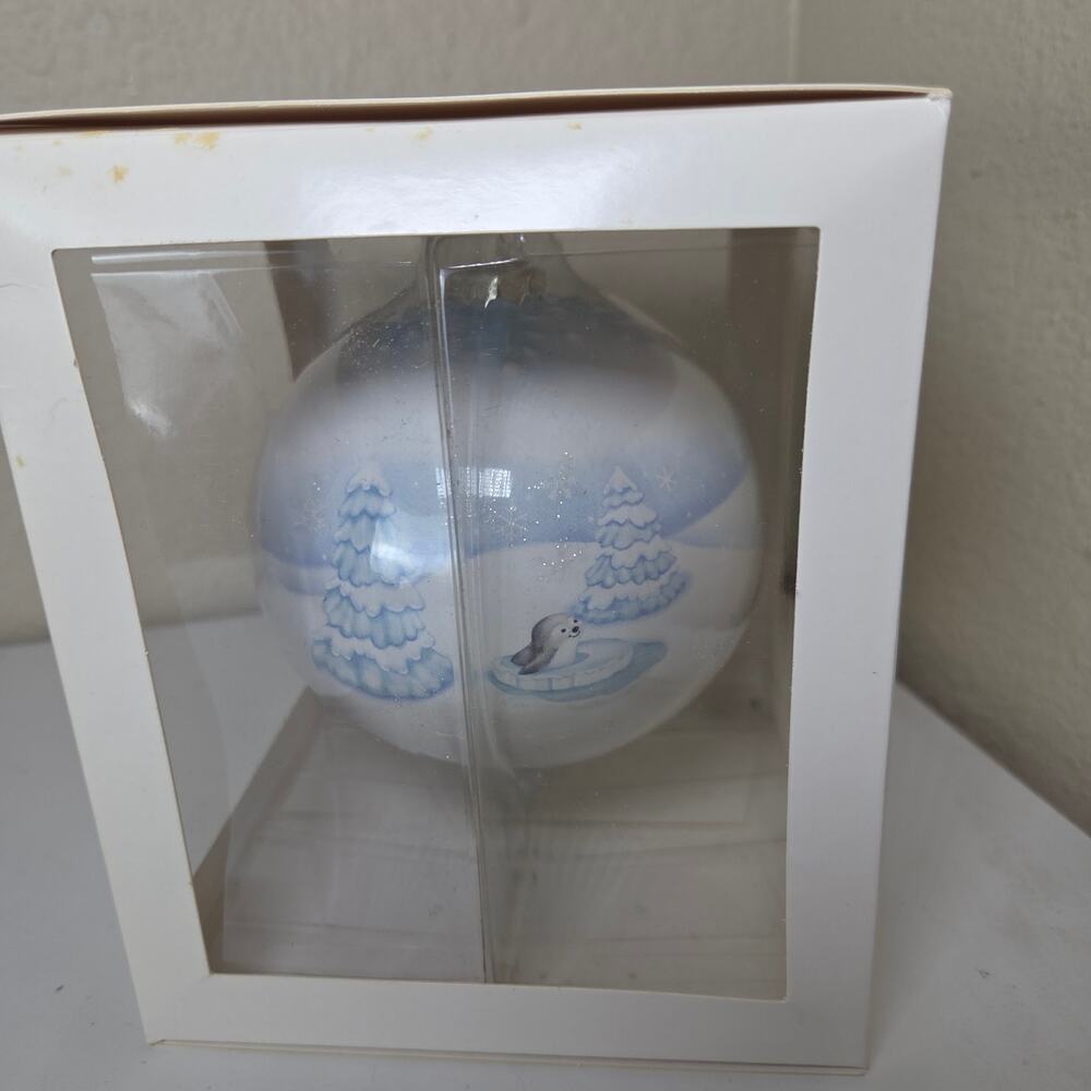 Hallmark Keepsake 2008 Having a Snowball Ceramic Christmas Ornament Penguins - Picture 4 of 5